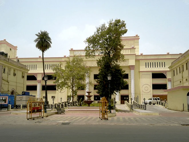 Hazratganj Multilevel Parking